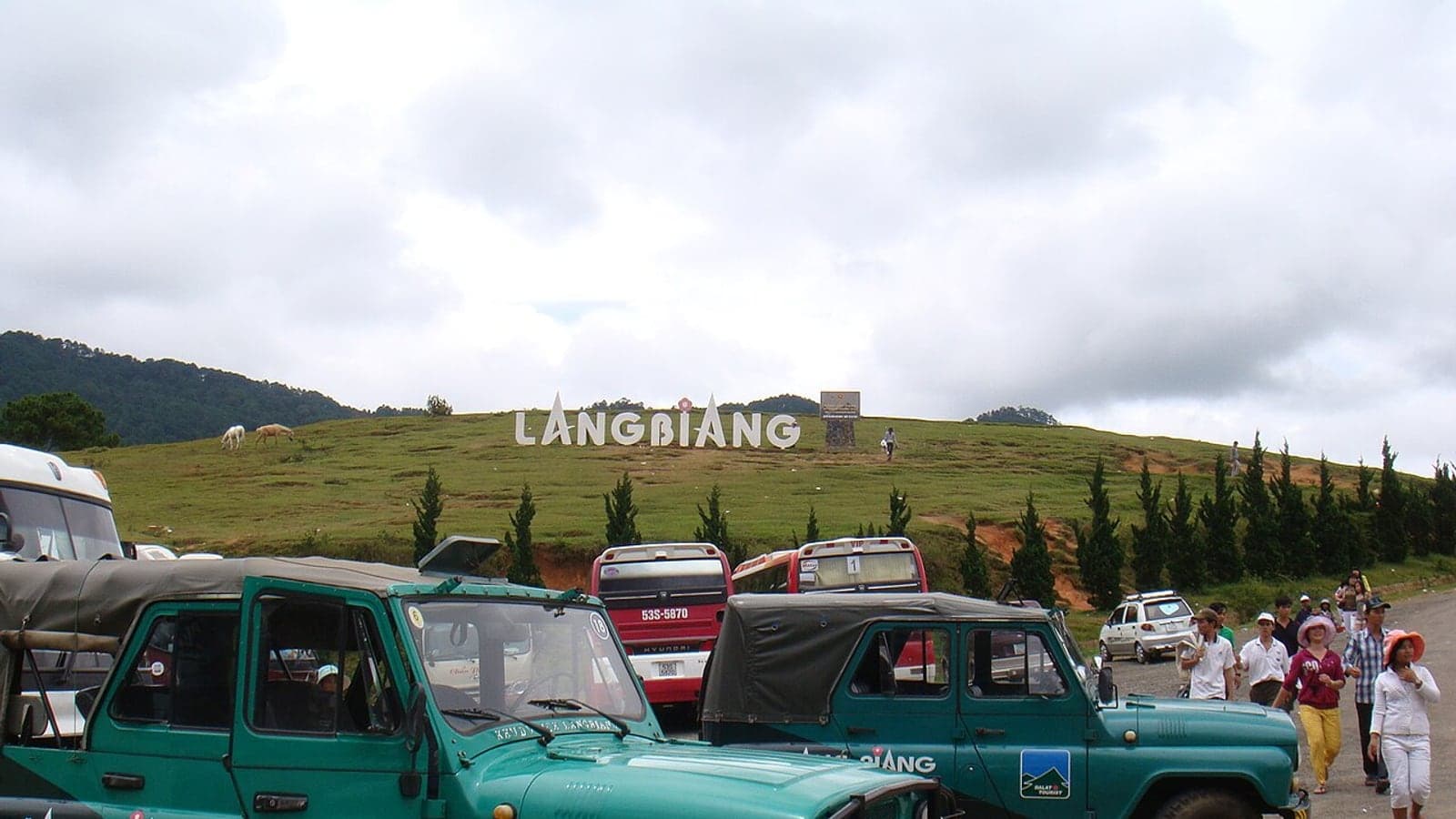 Hiking Lang Biang mountain near Da Lat
